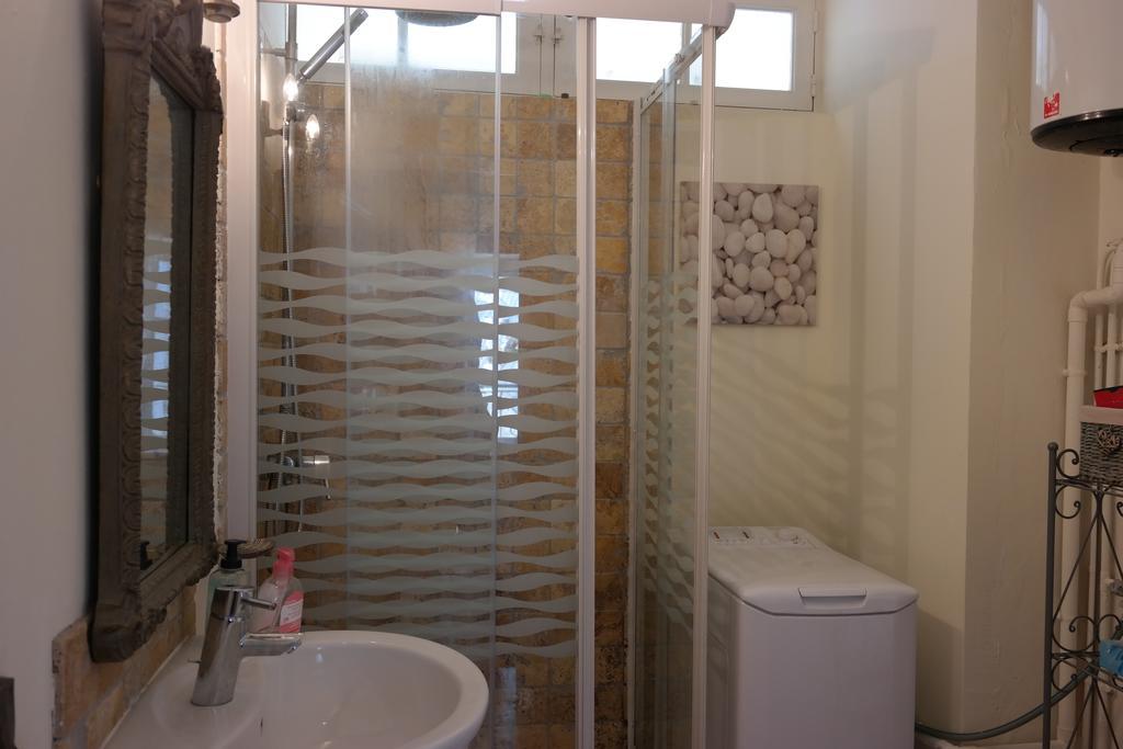 Penthouse Apartment Overlooking Place Carnot Carcassonne Eksteriør bilde